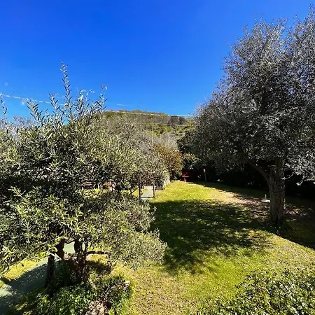 Agriturismo Le Grottelle SantʼAgata sui Due Golfi