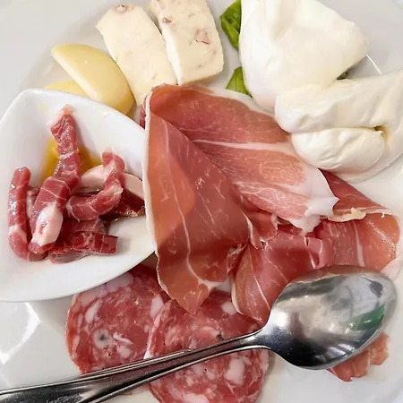 Agriturismo Le Grottelle SantʼAgata sui Due Golfi